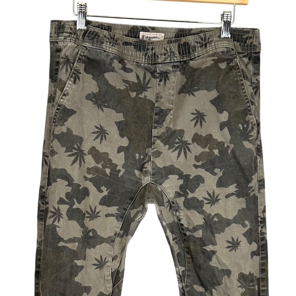 Charles and a Half Mens XL Camo Leaf Print Jogger Grey Green Elastic Waist Pants